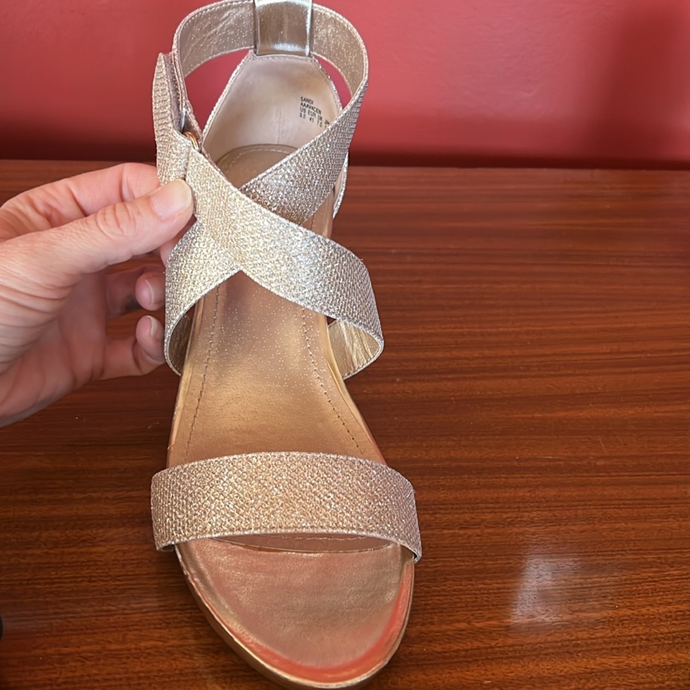 Like new Dream Paris gold sparkling Strappy sandals - Picture 6 of 16